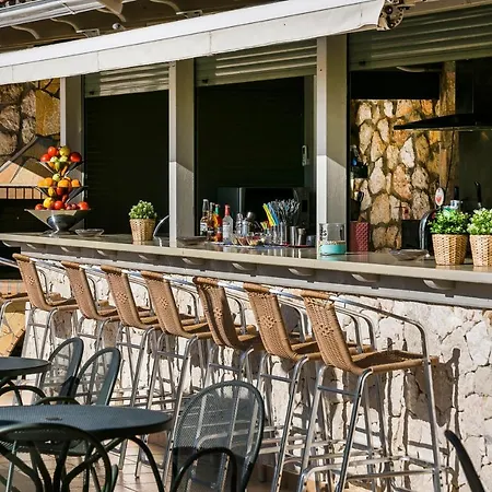 Crystal Palace - Vista Ξενοδοχείο *