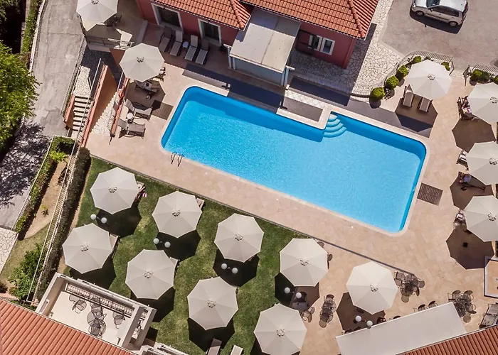 Отель Crystal Palace - Vista *